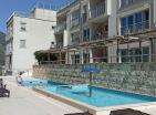 Charmant appartement de 75 m2 avec vue sur la mer à Dobrota avec piscine et terrasse de 30 m2