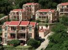 Zapanjujući apartman s pogledom na more površine 178 m2 u rezidenciji s divovskim bazenom, Orahovac, Kotor