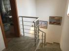 Apartament luksoz me tre nivele në plazh 132 m2 me pishinë Në Bar