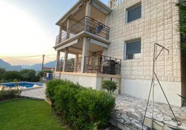 Lujosa villa de 332 m2 con piscina y panorama del mar en Ratac, Bar