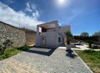 Villa de lujo con vistas al mar de 130 m2 y piscina en Dobra Voda