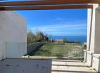 Villa de lujo con vistas al mar de 130 m2 y piscina en Dobra Voda