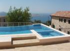 Luxueuse villa de trois étages avec piscine et vue sur la mer à Bar