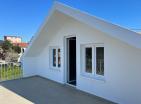 Maison légale de trois étages après rénovation à Utjeha, Bar avec vue imprenable sur la mer