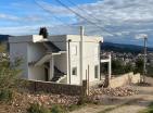 Superbe nouvelle villa de deux étages de 150m2 avec une vue panoramique sur la mer à couper le souffle