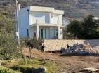 Superbe nouvelle villa de deux étages de 150m2 avec une vue panoramique sur la mer à couper le souffle