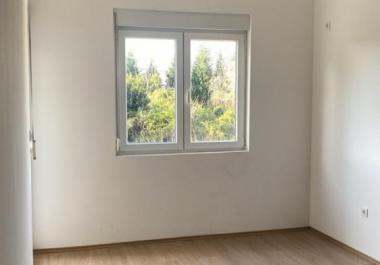 Leviz-in gati apartament i ri i mobiluar 57 m2 ne Podgorice me green park