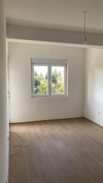 Prêt à emménager nouvel appartement meublé de 57 m2 à Podgorica avec parc verdoyant