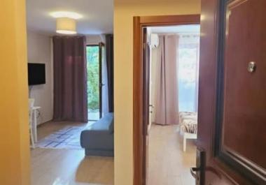 Nouveau charmant appartement de 53m2 à Herceg Novi avec piscine, parking et terrasse