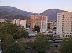 Apartamento con vista al mar en el centro del bar en una ubicación privilegiada con estacionamiento y terraza