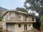 Nouvelle maison de quatre chambres à Sutomore avec terrasses et vue sur la montagne