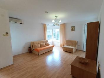 Apartament simpatik me një dhomë gjumi 55 m2 në Budva me pamje të bukur të parkut të gjelbër