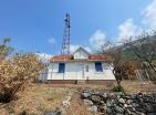 Encantadora casa de 45 m2 con vistas al mar en Sutomore