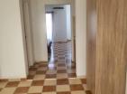 Mini hotel Në Ulqin, vilë 3-katëshe me pishinë për 7 apartamente 400m në plazh