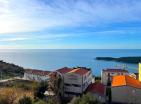 Superbe vue sur la mer, penthouse entièrement meublé de 2 chambres de 63 m2 à Seoca, Budva