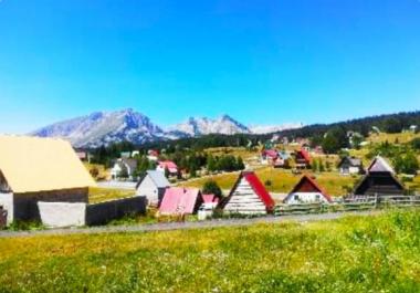 Zemljište površine 300 m2 s pogledom na planine, spremno za izgradnju kuće iz snova