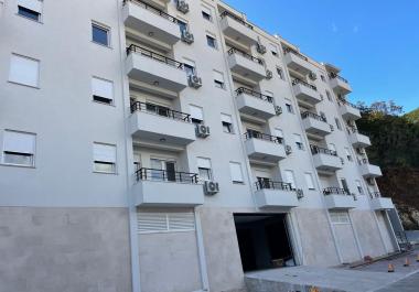 Apartamento de 45 m2 con vistas al mar en obra nueva en Budva a 8 minutos de la playa