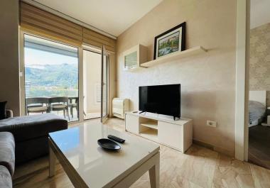 Elegante apartamento de un dormitorio y 63 m2 en Budva en Tre Canne residence cerca del mar