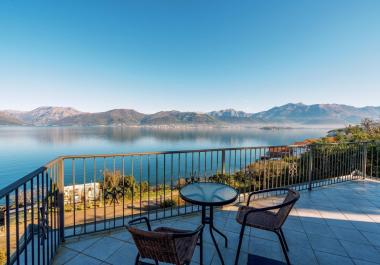 Superbe villa de 407 m2 avec vue sur la mer à quelques pas des rives à Krašići