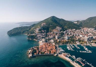 Superbe appartement de 45 m2 avec vue sur la mer à Budva avec terrasse