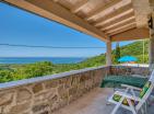 Splendida villa di 241 m2 con piscina e vista sul mare a Buljarica