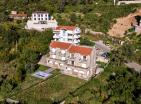 Superbe maison panoramique de 249 m2 avec vue sur la mer à Blizikuće en tant que mini-hôtel