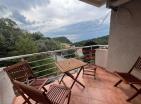 Superbe appartement dune chambre de 50m avec vue sur la mer à Petrovac avec terrasse et parking