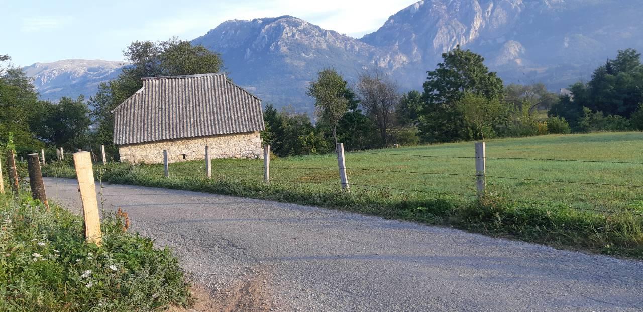 Fektessen be egy festői hegyi visszavonulási területre Kolasin közelében