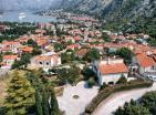 Casa de Lujo Junto al Mar de 450 m2 en Kotor con Impresionantes Vistas a la Bahía y Piscina