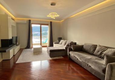 Luxury Beachside 107 m2 Appartamento a Rafailovići con ascensore per la spiaggia