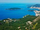 Οικόπεδο 730 m2 πάνω από το Sveti Stefan για την κατασκευή μιας πανοραμικής βίλας lux