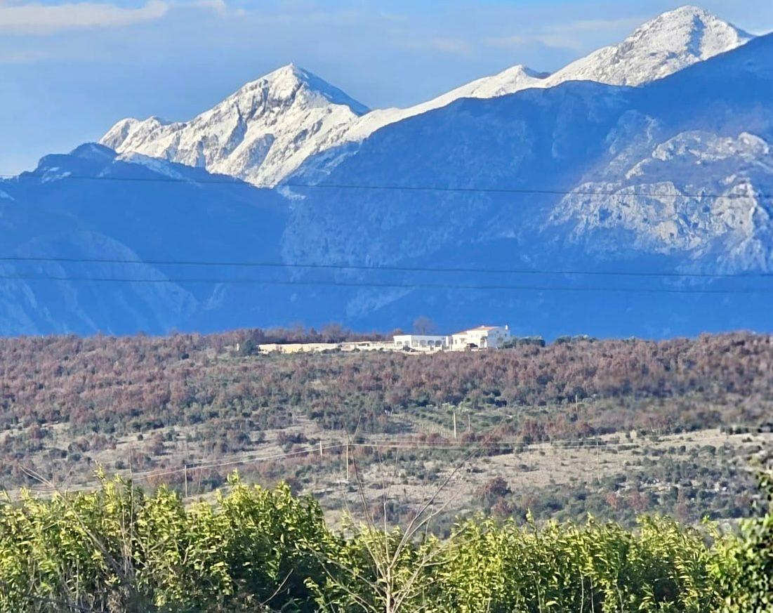 Exkluzív villa Ulcinj medencével és lenyűgöző tengerparti kilátással