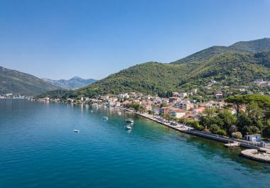 Un appartement dune chambre à Donja Lastva 38m2 dans le penthouse avec vue sur la mer